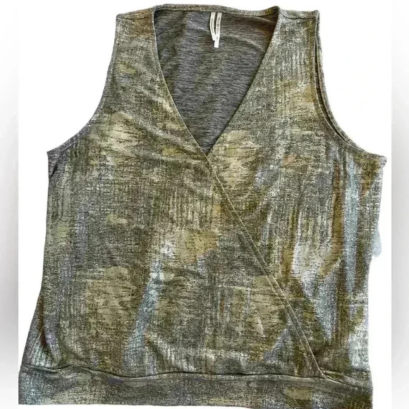 🔥🔥🔥SALE🔥🔥🔥Anthropologie Women’s Twist Front Surplice Gold Top Size XLP - Picture 11 of 11